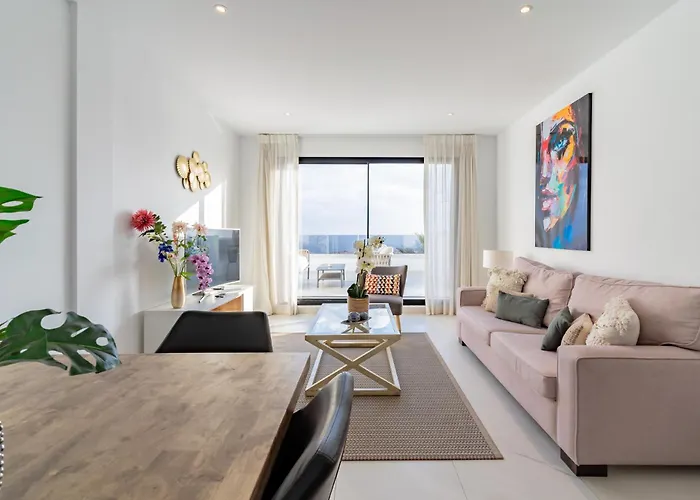 Luxury Penthouse With Ocean Views Apartament