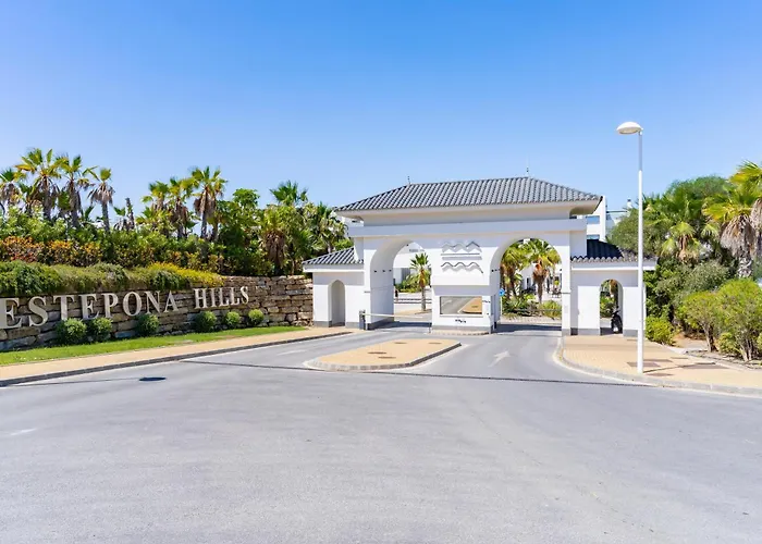 Luxury Penthouse With Ocean Views Apartament