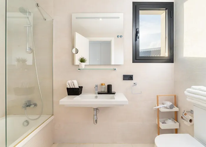 Luxury Penthouse With Ocean Views Apartament