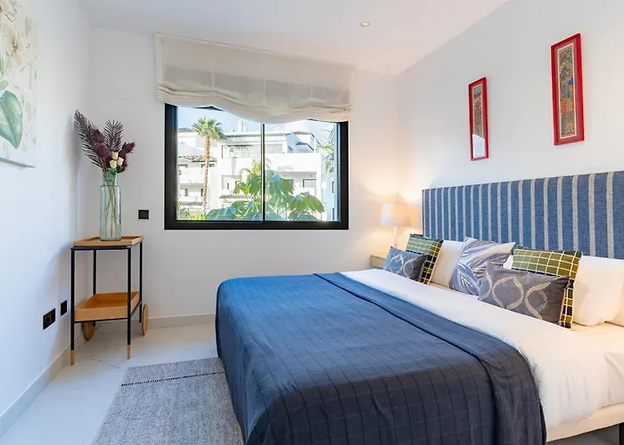 Luxury Penthouse With Ocean Views *